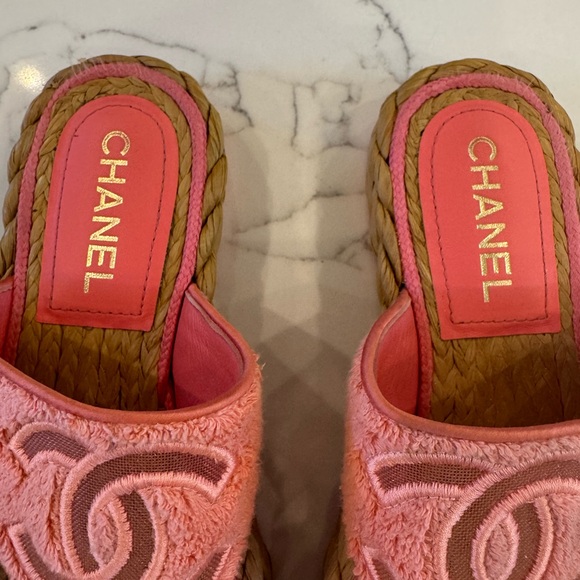 Chanel terry cloth pink sandals - Picture 5 of 7